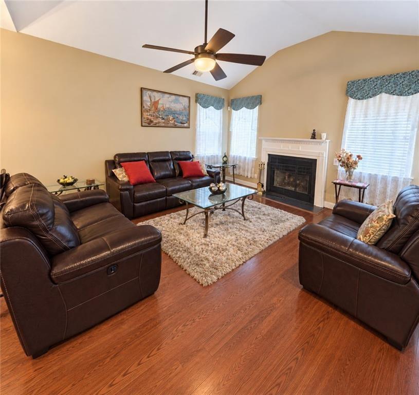 1213 Brookstone Way Property Photo 3