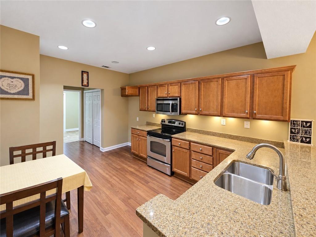 1213 Brookstone Way Property Photo 4