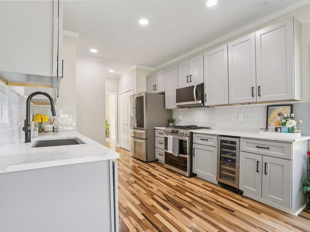 1021 Soaring Drive Property Photo 3