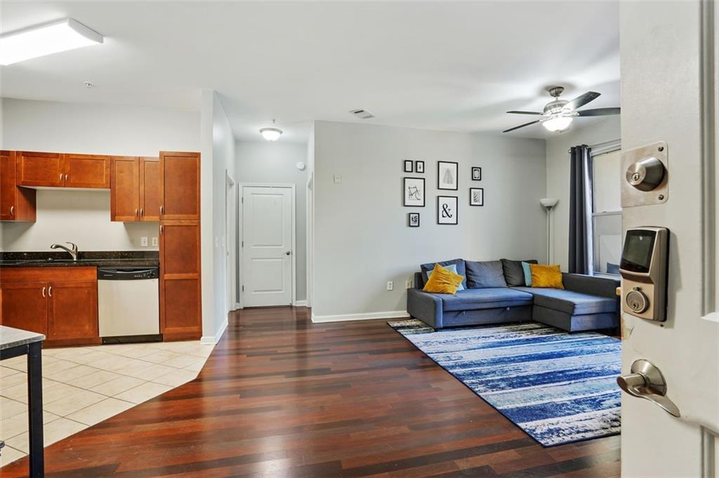 870 Mayson Turner Road Nw Unit 1127 Property Photo 1