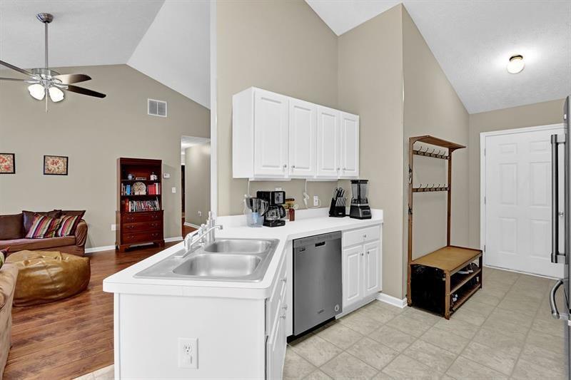 104 Jacob Drive Property Photo 4