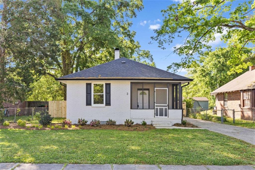 3 Ne Hickory Street Property Photo 1