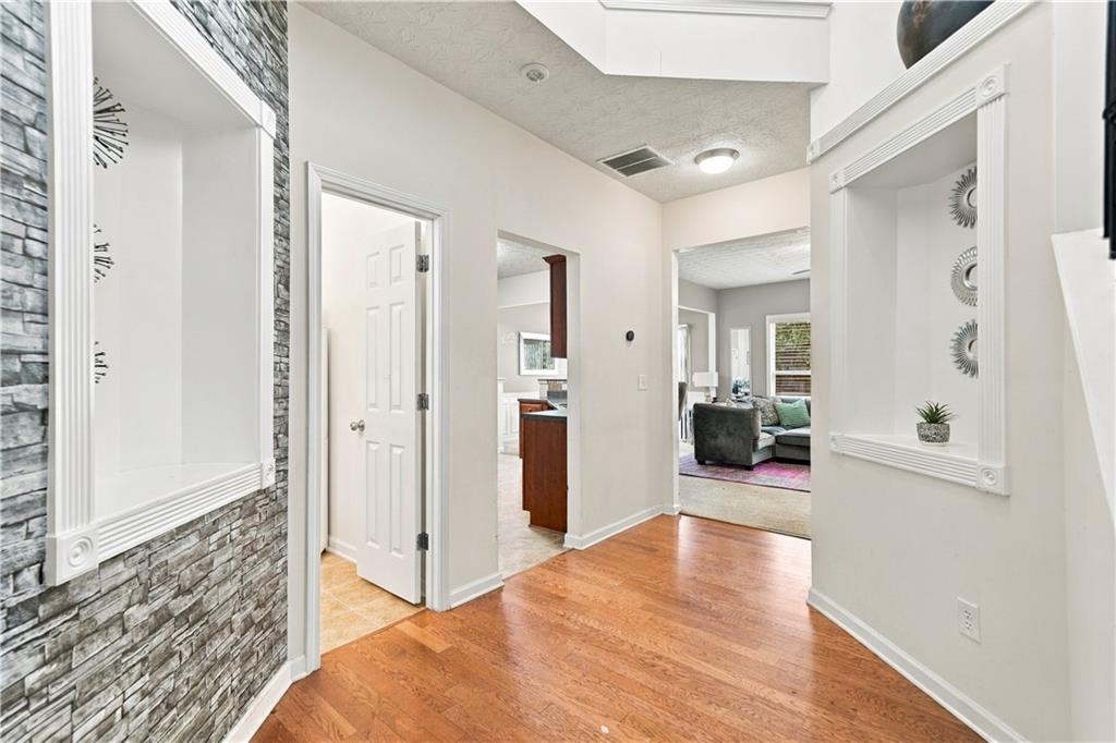 620 Oleander Way Property Photo 6