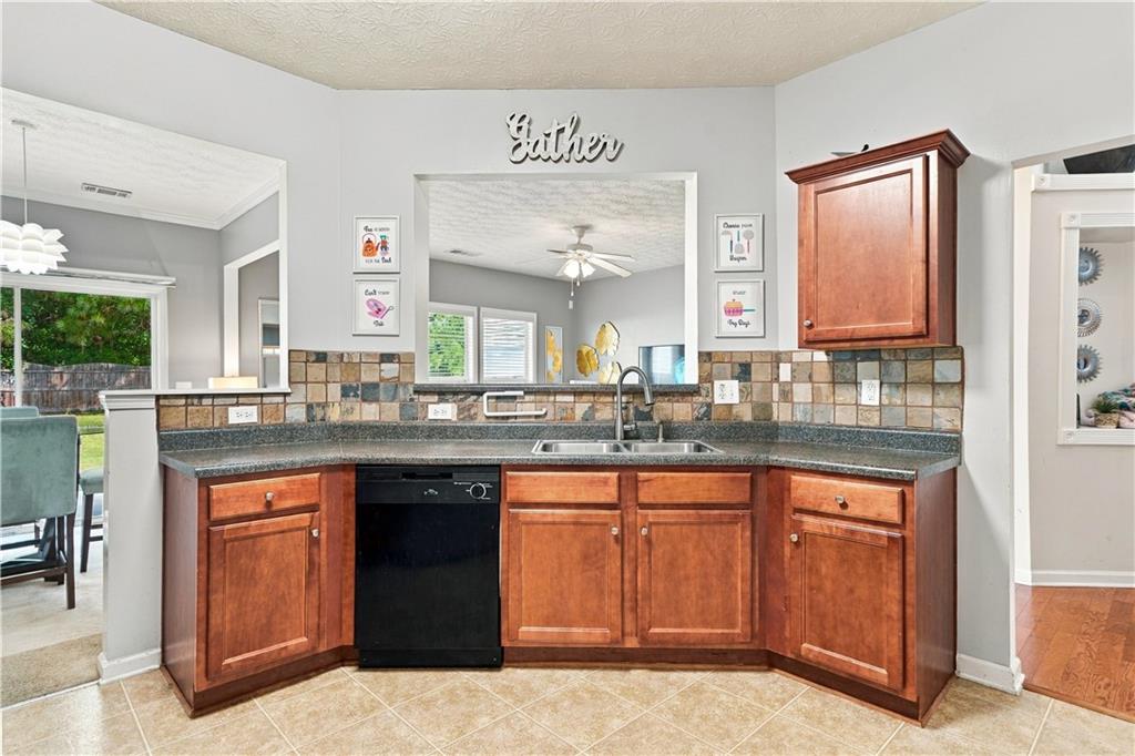 620 Oleander Way Property Photo 14