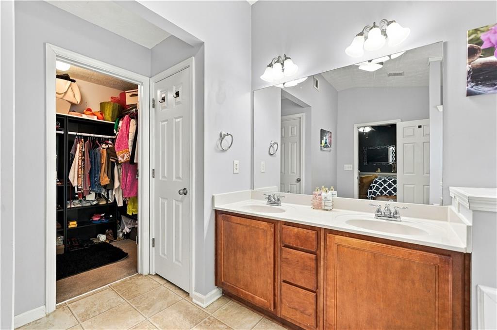 620 Oleander Way Property Photo 33