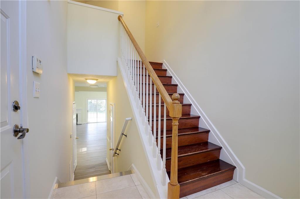 4033 Oak Glenn Drive Property Photo 2