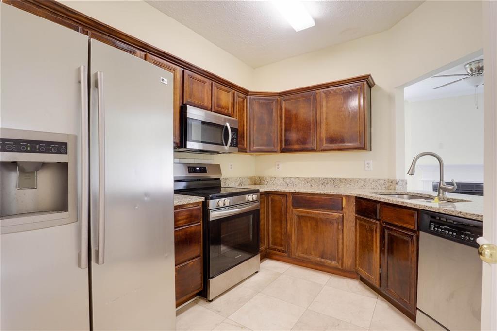 4033 Oak Glenn Drive Property Photo 8