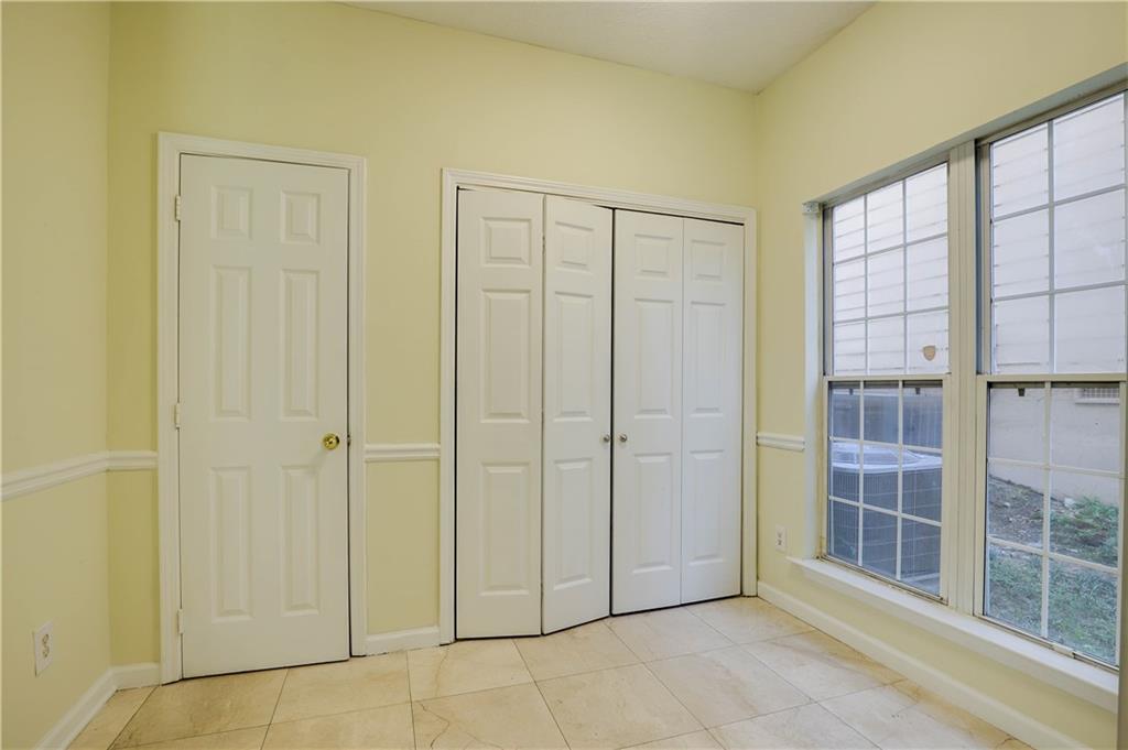 4033 Oak Glenn Drive Property Photo 9