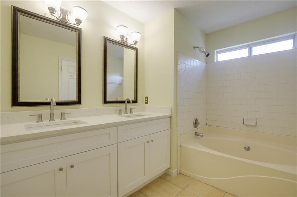 4033 Oak Glenn Drive Property Photo 17