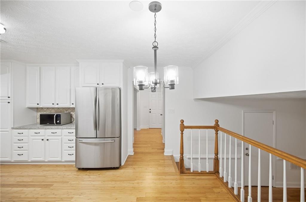 3863 Everett Court Property Photo 8