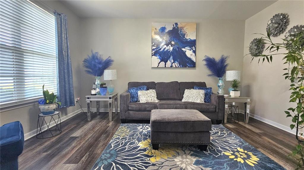 240 Kestrel Circle Property Photo 4