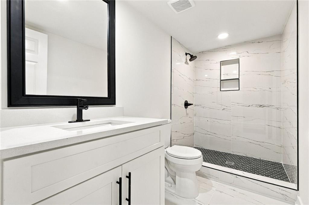 1761 E Gate Drive Property Photo 30