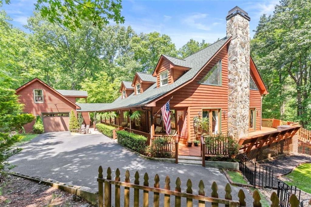 257 Interlochen Court Property Photo 4