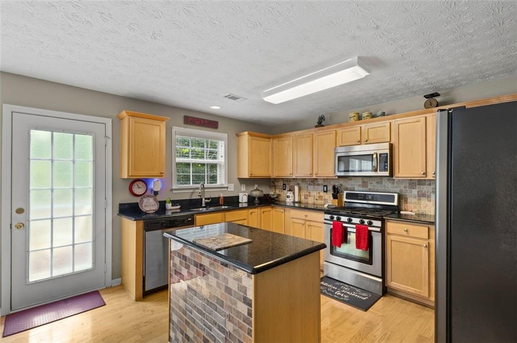 1138 Mitford Lane Property Photo 13