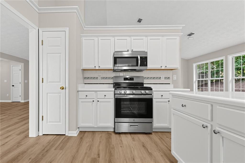 2720 Matlin Way Property Photo 11