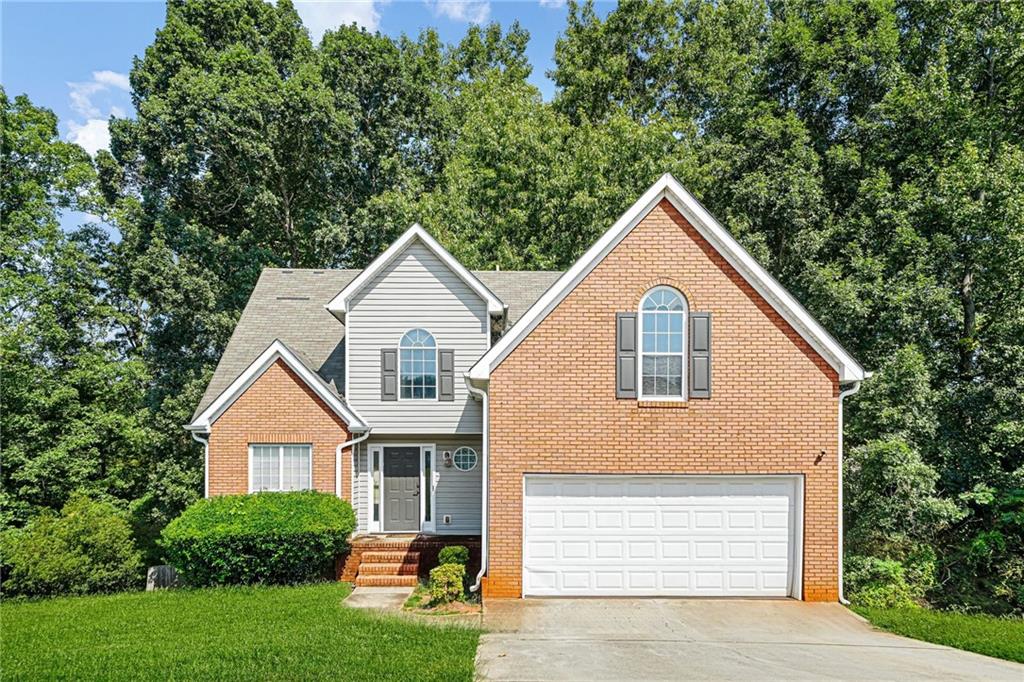 1347 Vine Circle Property Photo 1