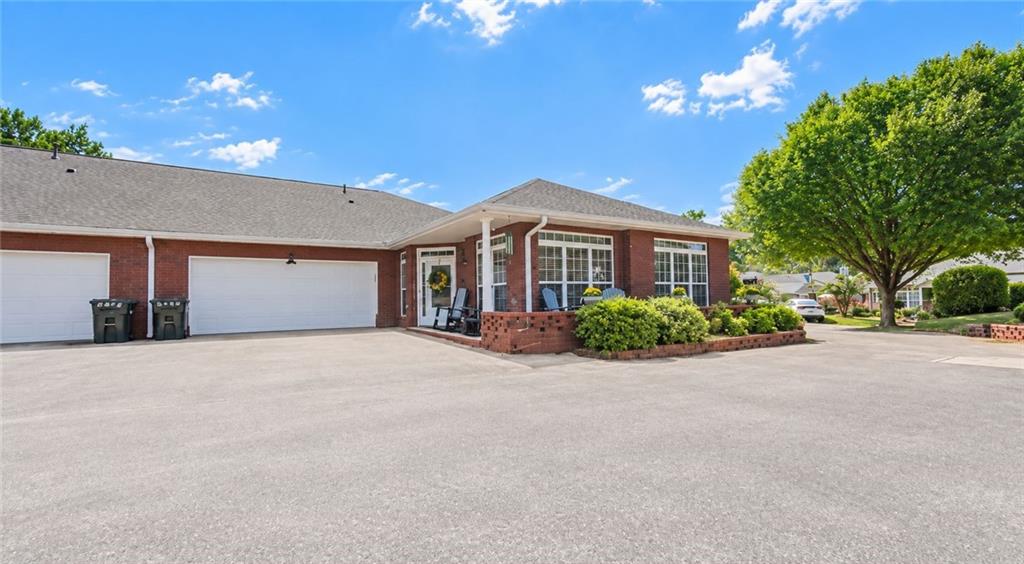 4232 Pondview Way Property Photo 1