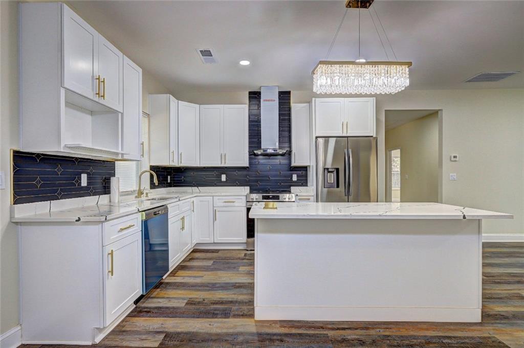 7839992 Property Photo 3