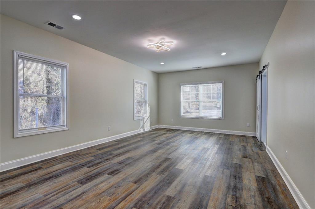 7839992 Property Photo 6