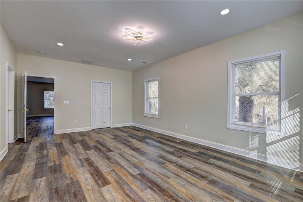 7839992 Property Photo 7