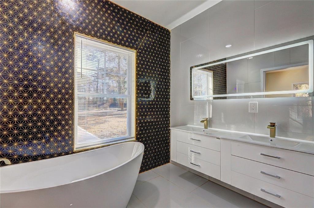7839992 Property Photo 8