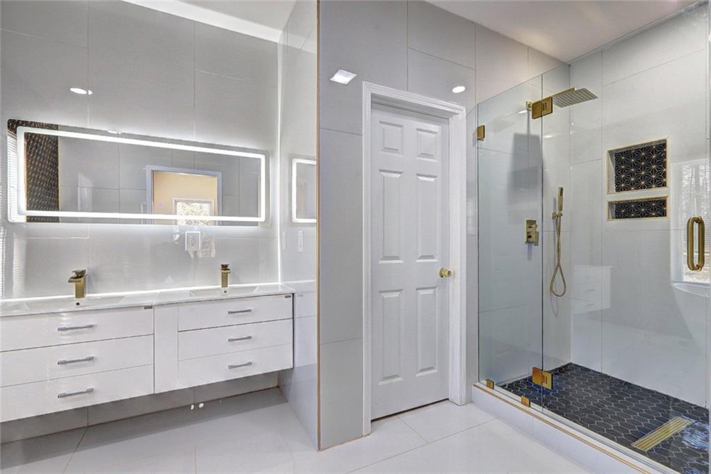 7839992 Property Photo 10