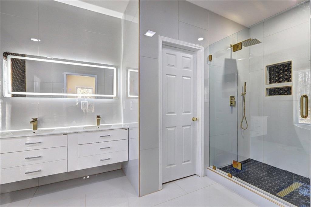 7839992 Property Photo 10