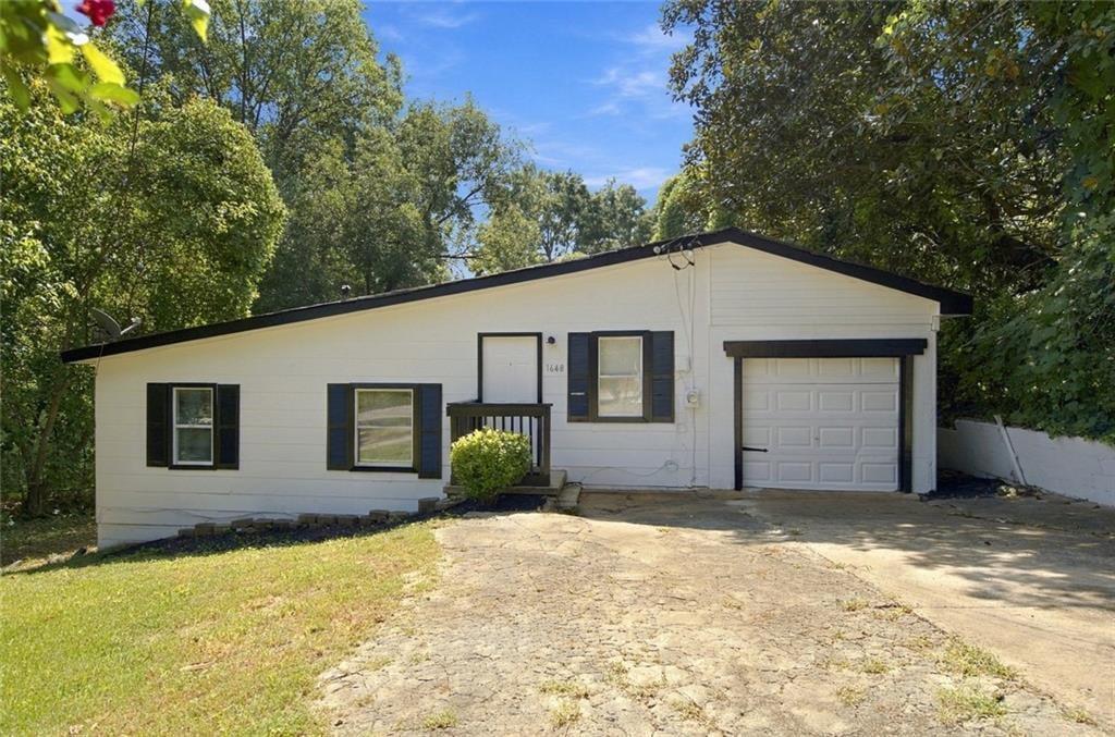 1648 Mary George Avenue Nw Property Photo 1