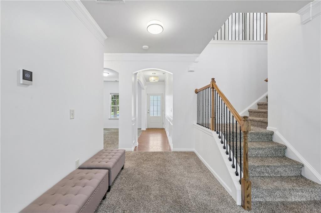 708 Pineglen Drive Property Photo 3