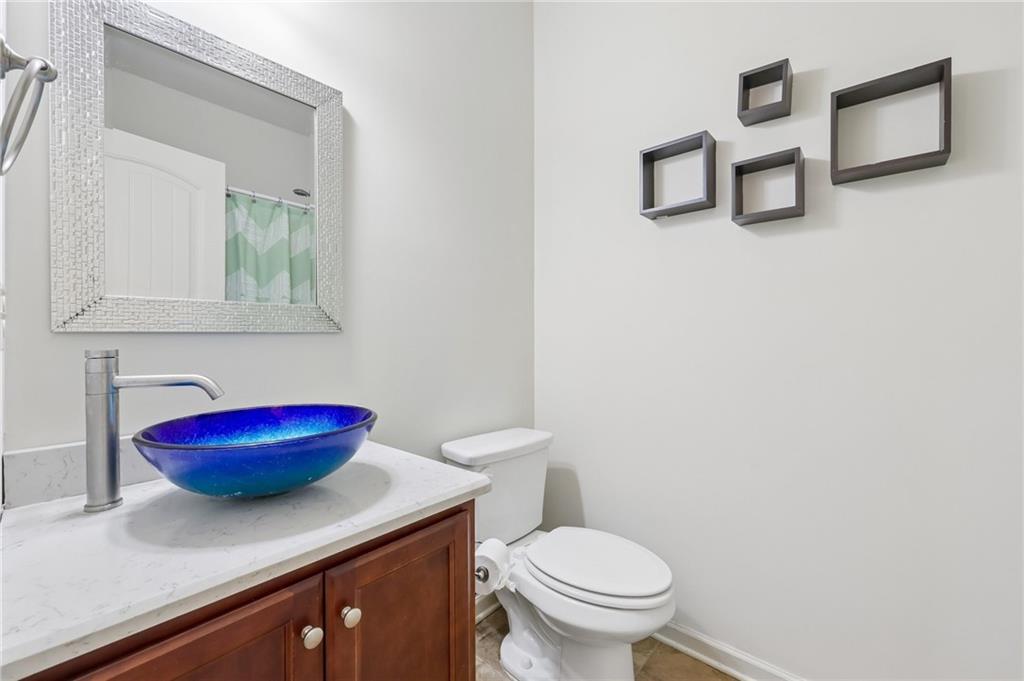 708 Pineglen Drive Property Photo 11