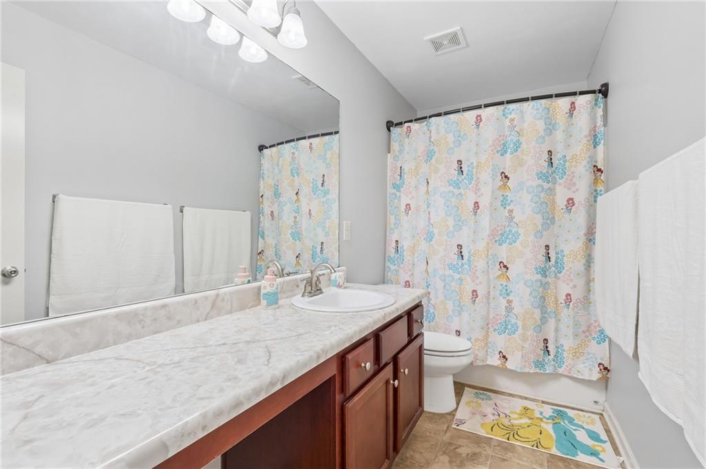 708 Pineglen Drive Property Photo 20