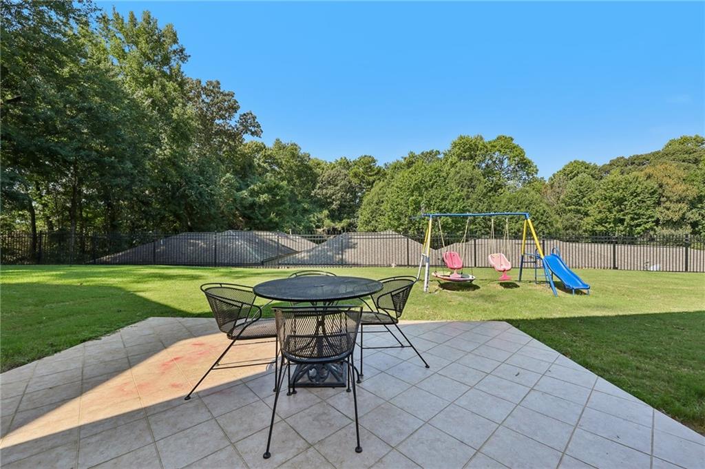 708 Pineglen Drive Property Photo 22
