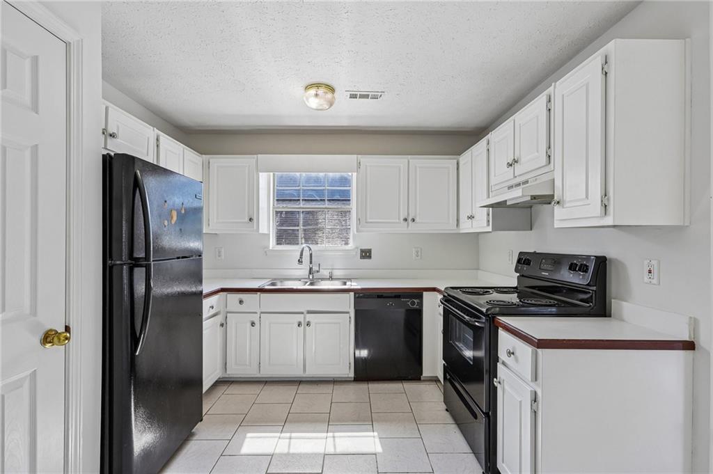 4031 Robin Circle Property Photo 8