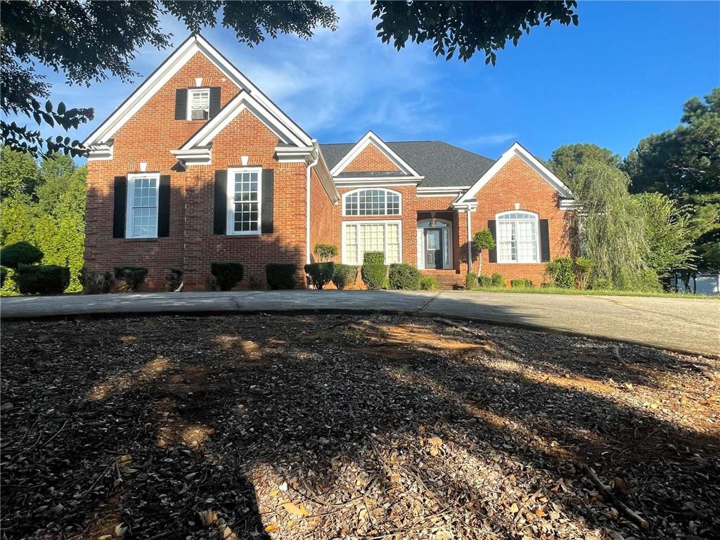 140 Lake Lucinda Drive Property Photo 1