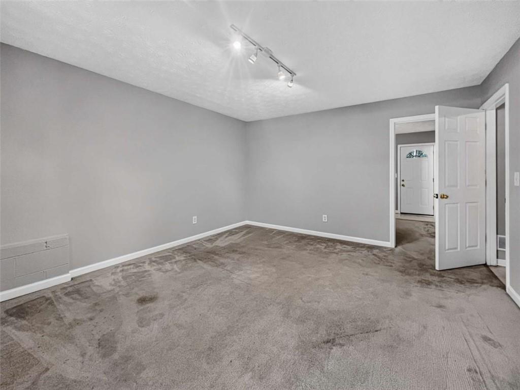 1052 Crystal Brook Way Property Photo 25