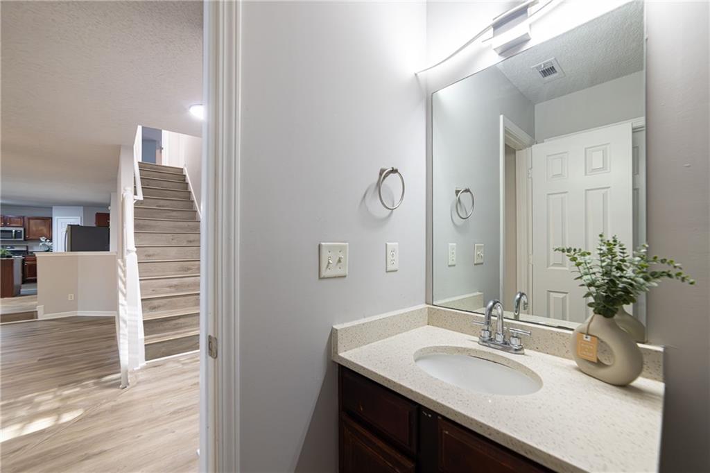 596 Vaughan Drive Property Photo 25
