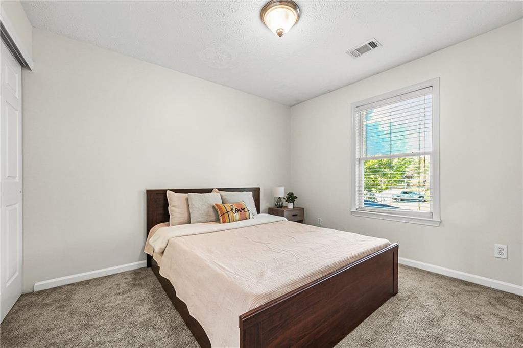 302 Oak Leaf Place Property Photo 13