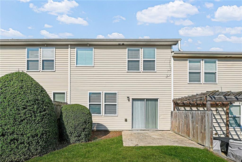 302 Oak Leaf Place Property Photo 15