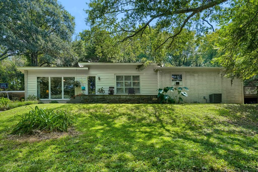 615 Spring Street Property Photo 1