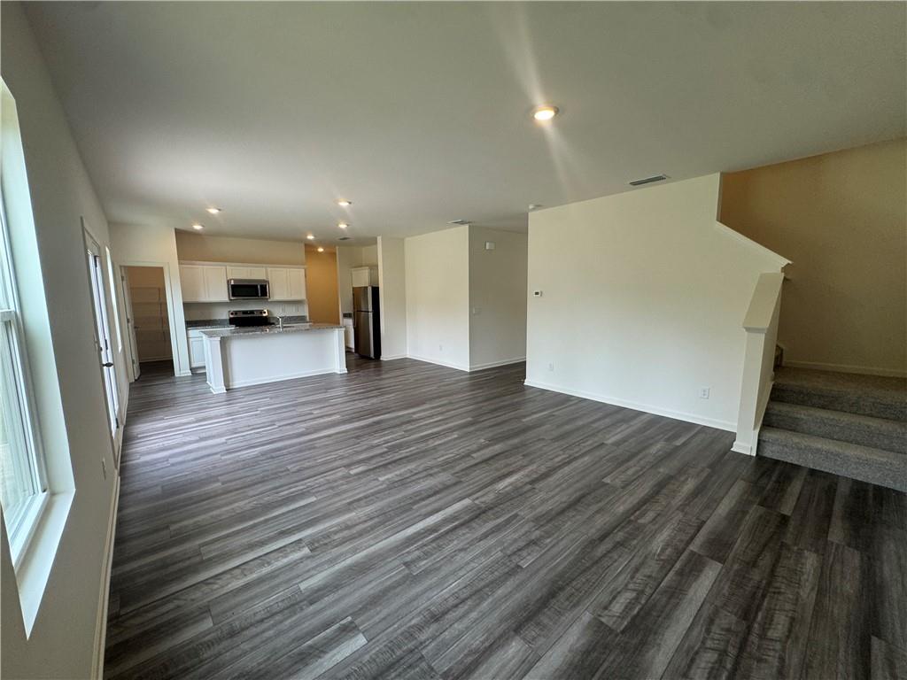 366 Otway Loop Property Photo 3