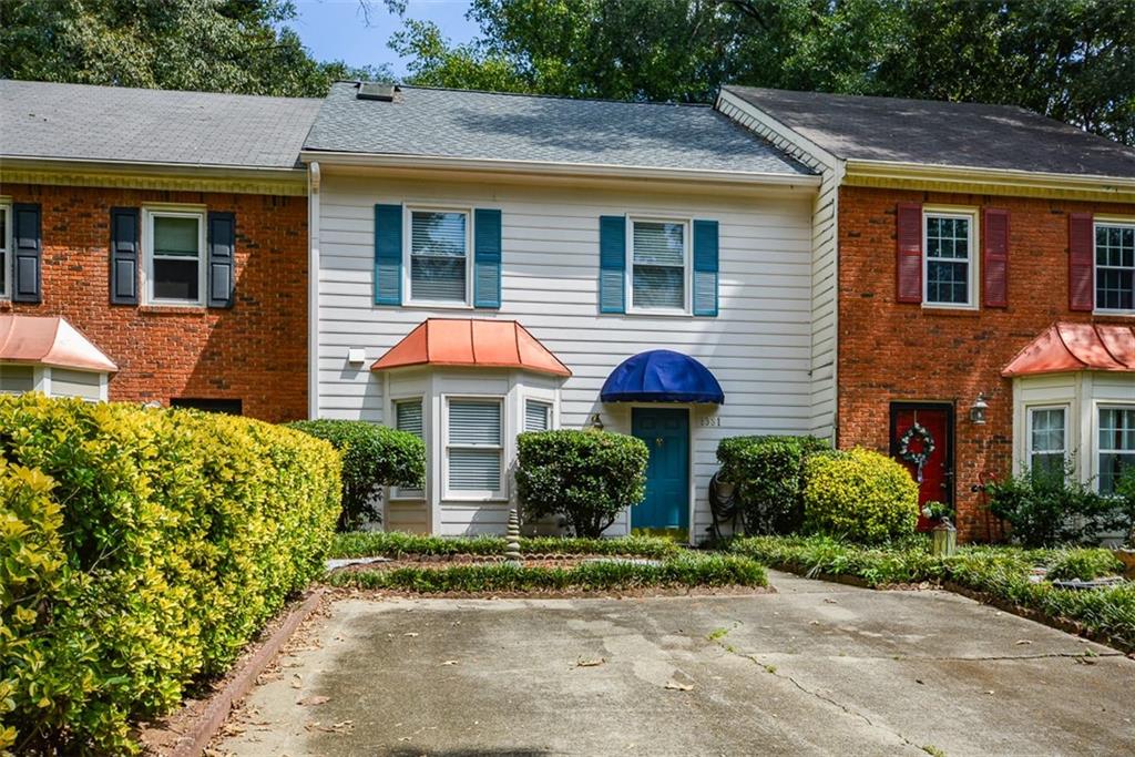 1381 Poplar Pointe Se Property Photo 1