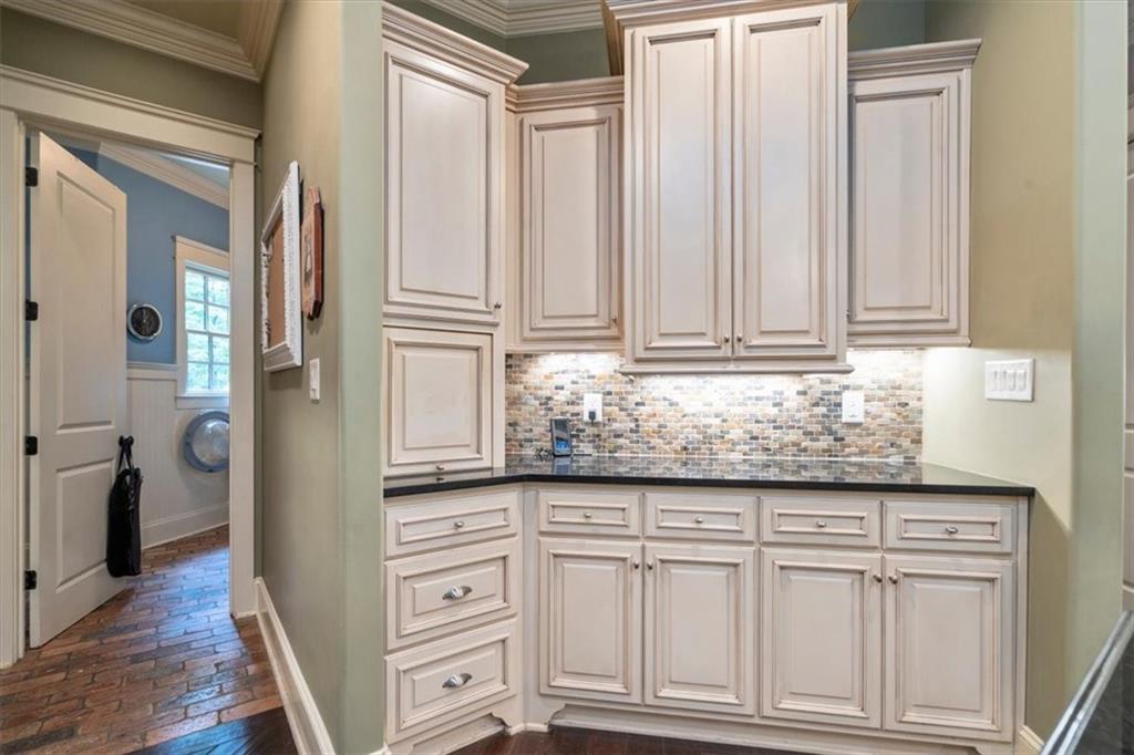 1011 Highgrove Drive Property Photo 34