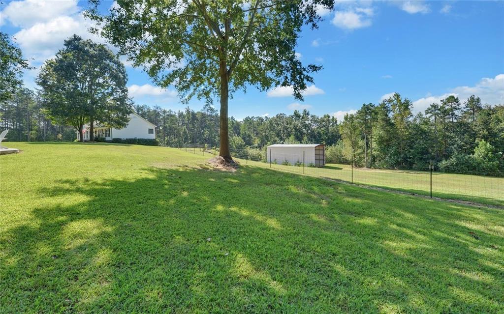 4264 Highway 105 Property Photo 8