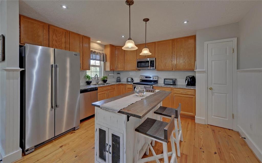 4264 Highway 105 Property Photo 38