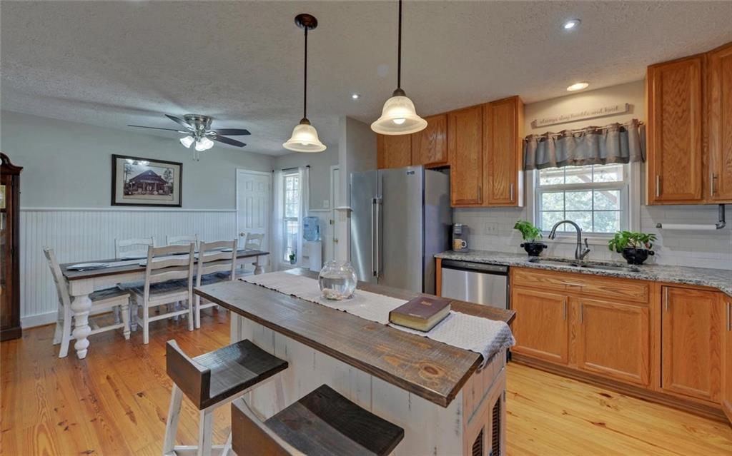 4264 Highway 105 Property Photo 41