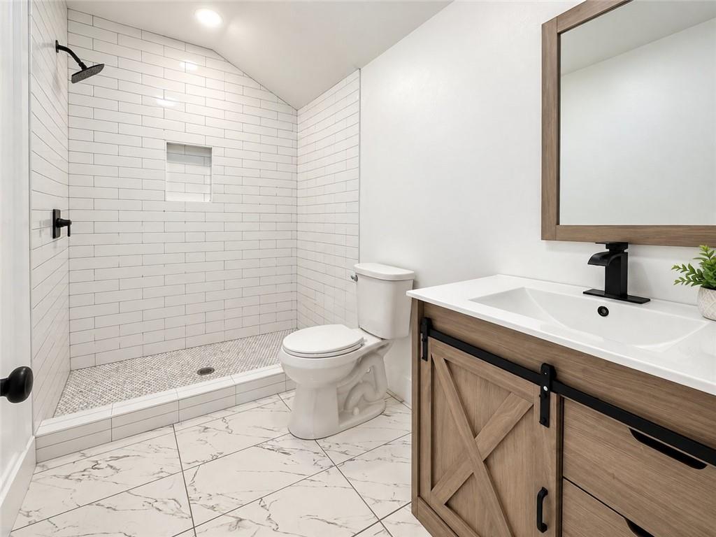 7947 Post Road Property Photo 14