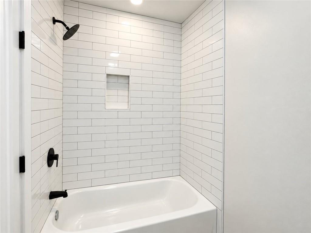 7947 Post Road Property Photo 15