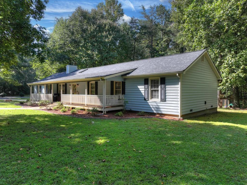46 White Oak Drive Property Photo 4