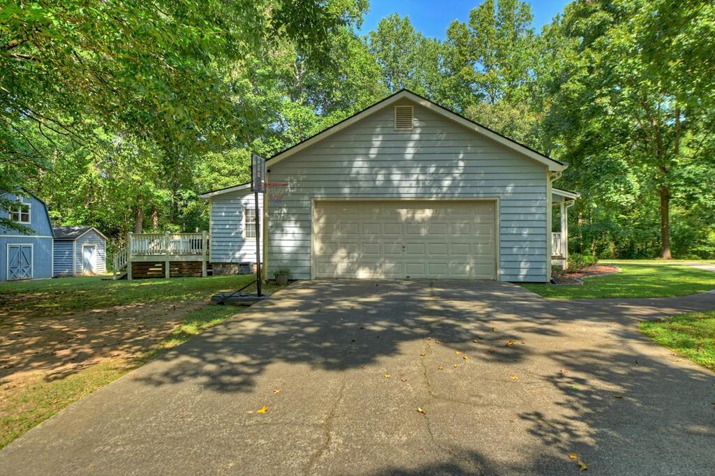 46 White Oak Drive Property Photo 15