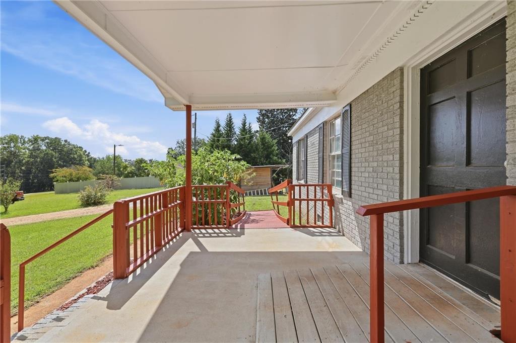 814 Brookdale Rd Property Photo 8